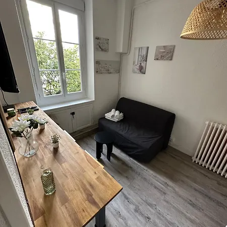 Cosy En Face De La Gare Sncf شقة
